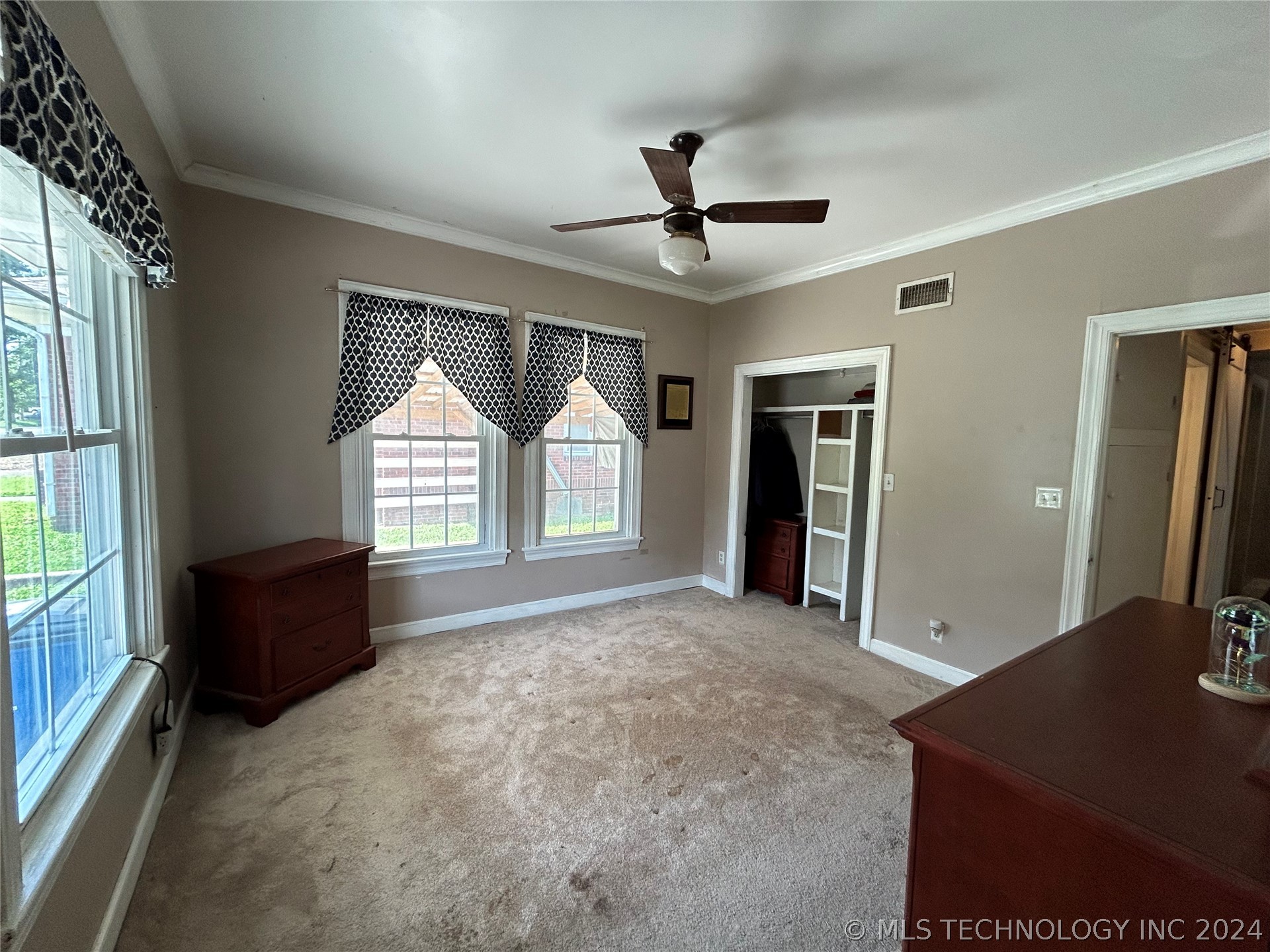 Photo 10 of 33 of 1128 S Atlanta Avenue house