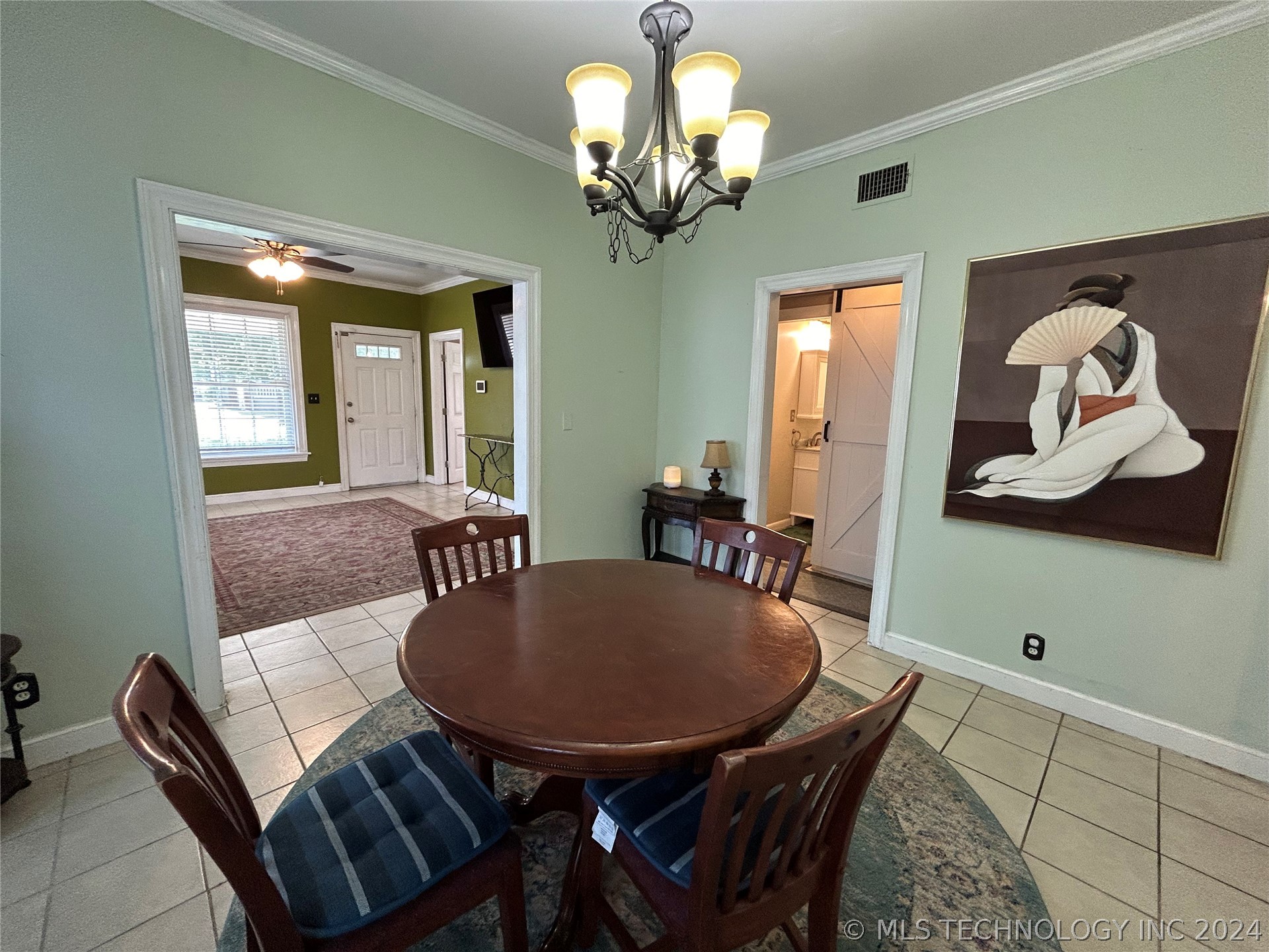 Photo 8 of 33 of 1128 S Atlanta Avenue house