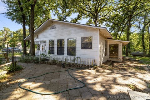21 Oak Street Cartwright OK 74731