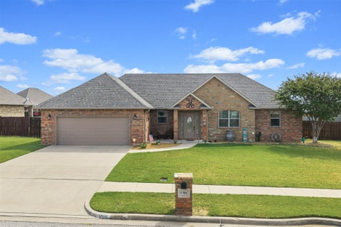 Photo of 1706 Lisa Lane, Ardmore, OK 73401 (MLS # 2635844)