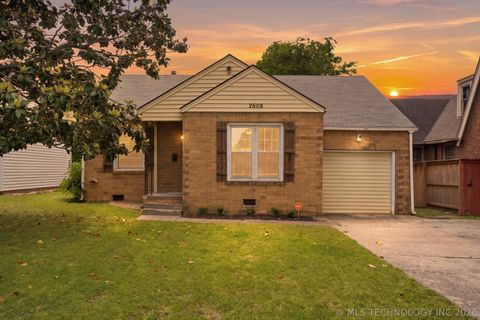 Photo of 2508 E 3rd Street, Tulsa, OK 74104 (MLS # 2616980)