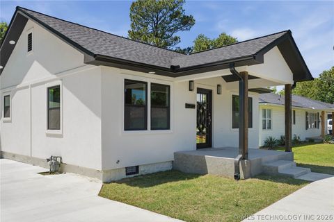 Photo of 1220 E Miami AVE, McAlester, OK 74501 (MLS # 2617302)