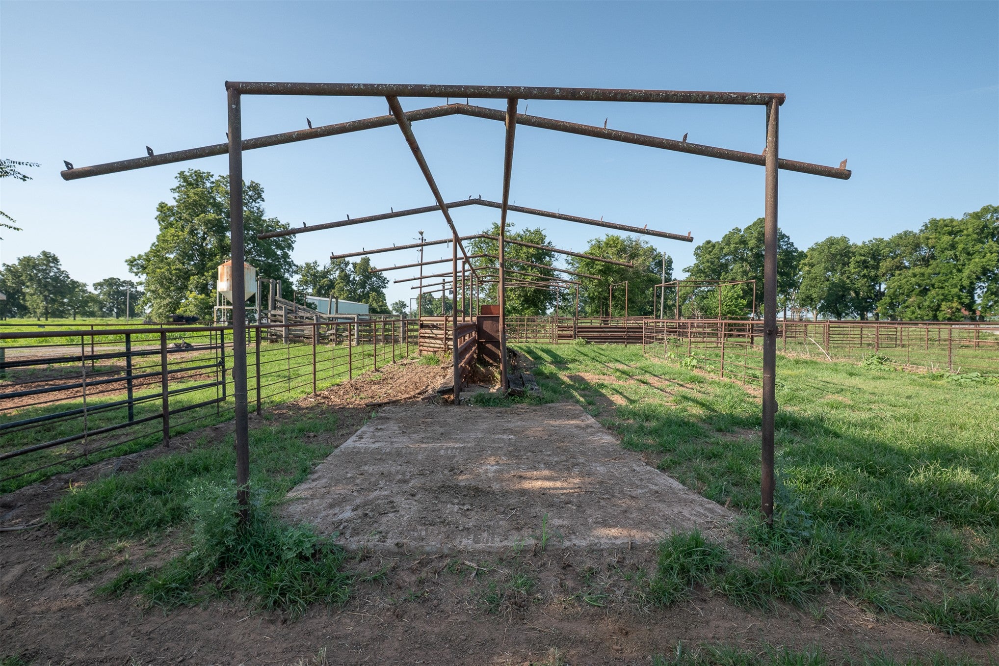 A rare opportunity to own one of Southeastern Oklahomas premier workin – image 95