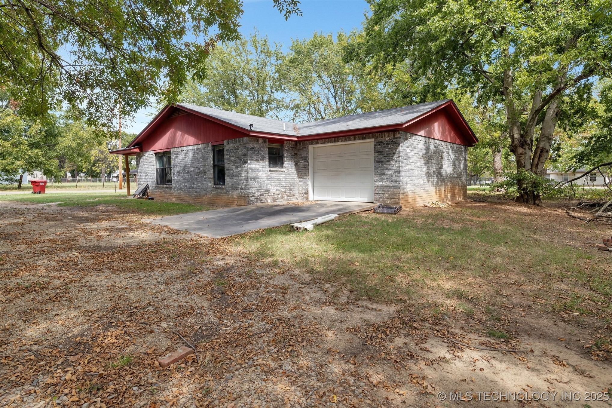 805 W 1st Street