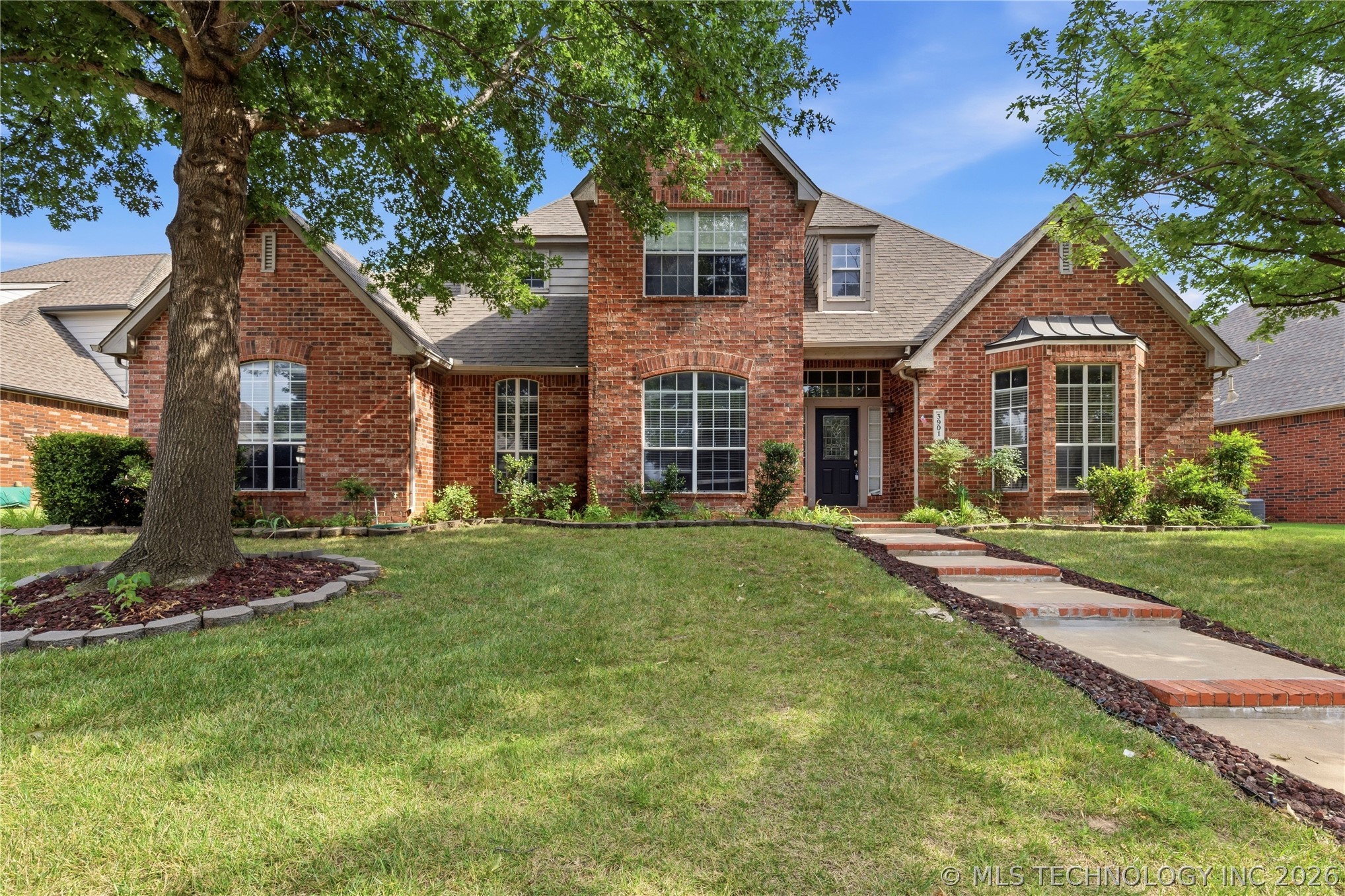 Photo 1 of 24 — 3901 W Roanoke Street, Broken Arrow, OK 74011