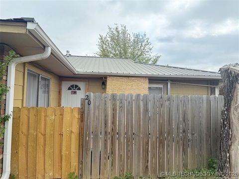 Photo of 101 Doris Drive #20, Sallisaw, OK 74955 (MLS # 2601168)