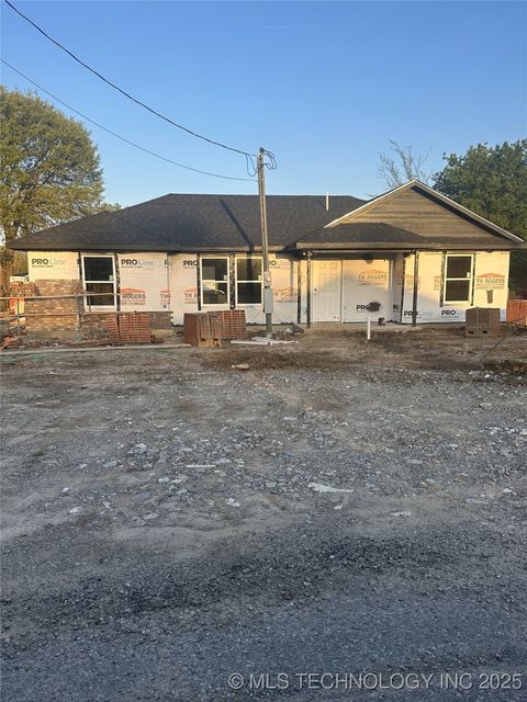 719 Mitchell Colbert OK 74733