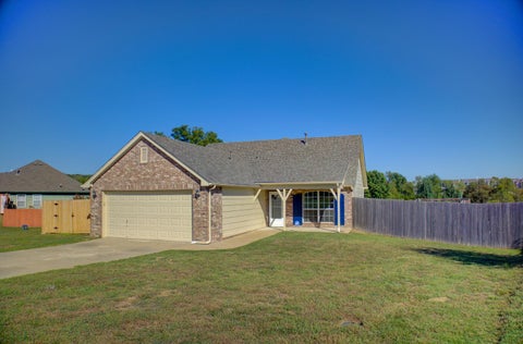 Photo of 9227 Freedom Avenue, Sapulpa, OK 74066 (MLS # 2636428)