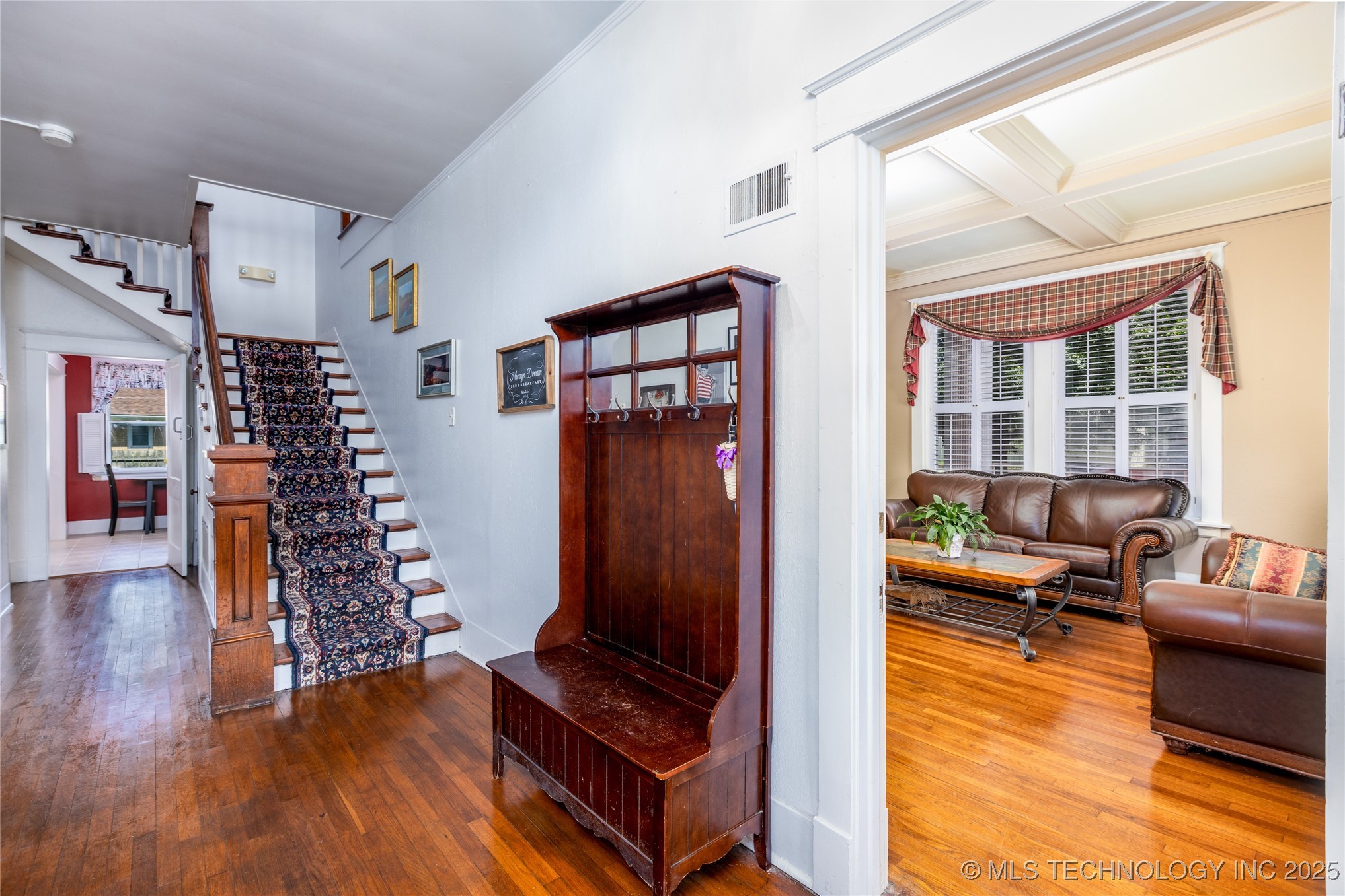 809 W Elm Street