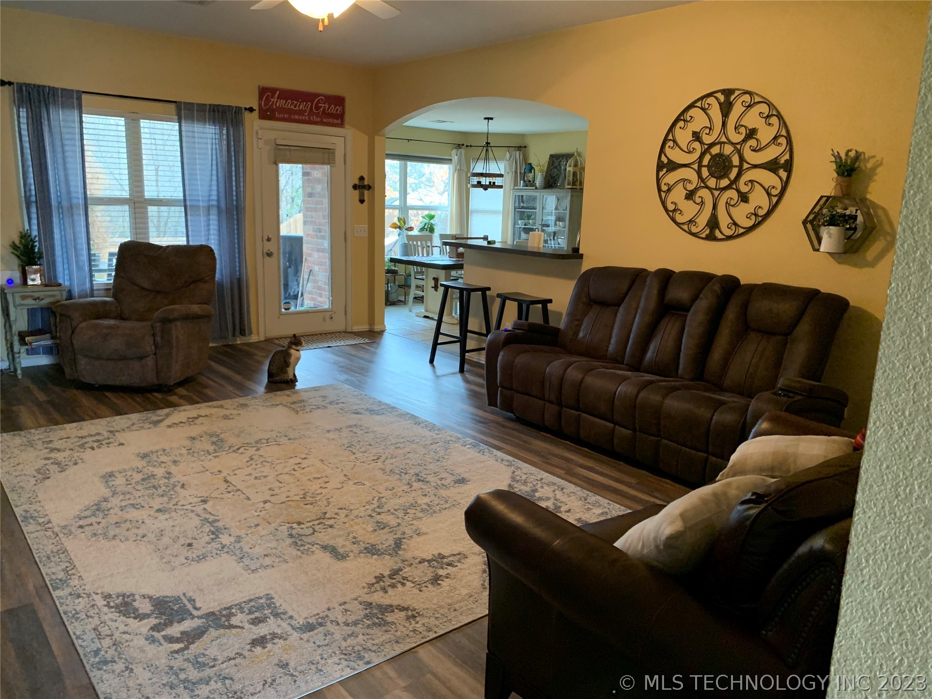 Photo 5 of 30 of 4632 Lakeshore Drive house