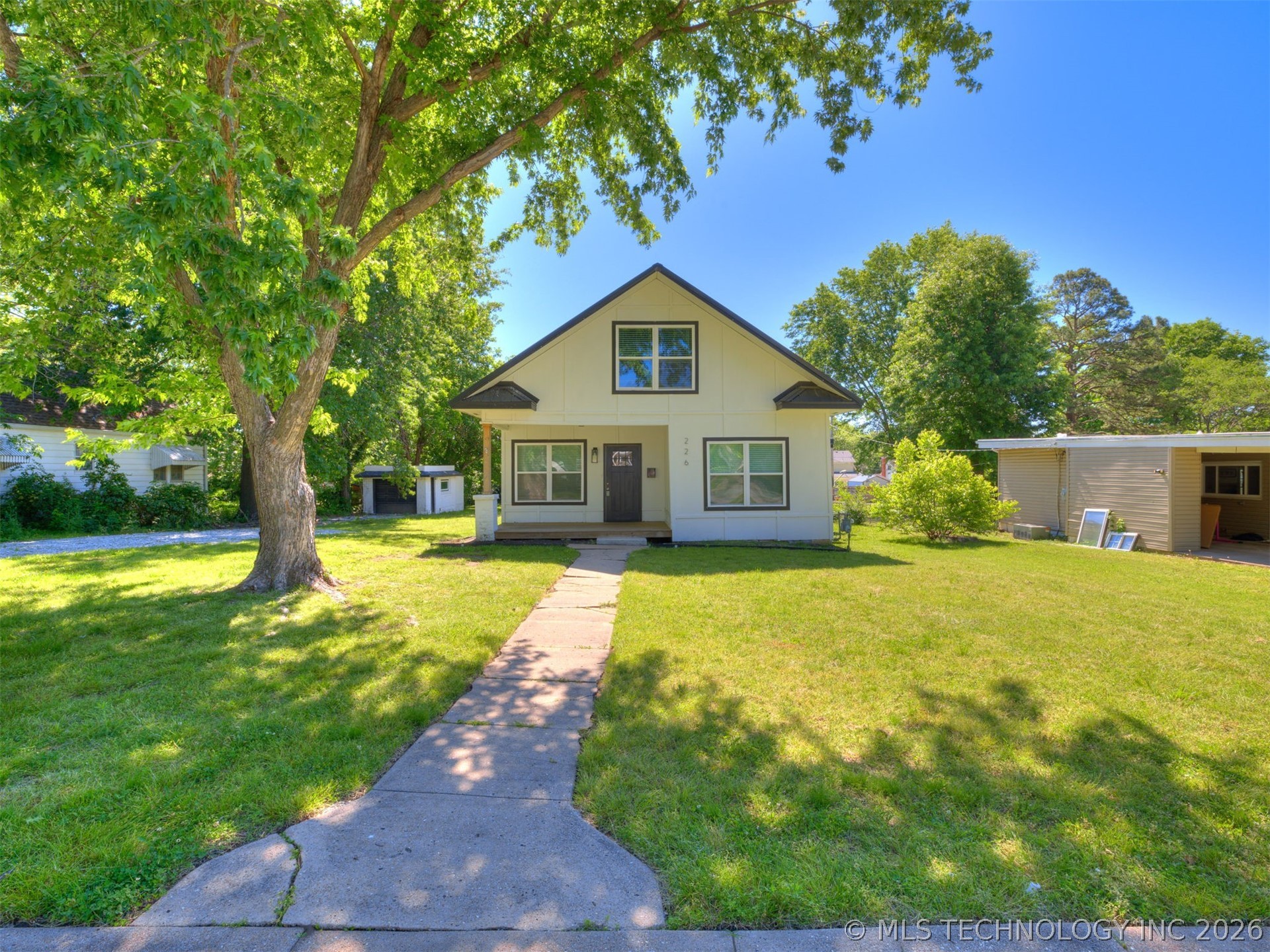 Photo 1 of 61 — 226 S Adair Street, Vinita, OK 74301