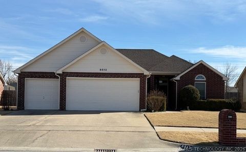 Photo of 8513 N 102nd EastAvenue, Owasso, OK 74055 (MLS # 2604619)