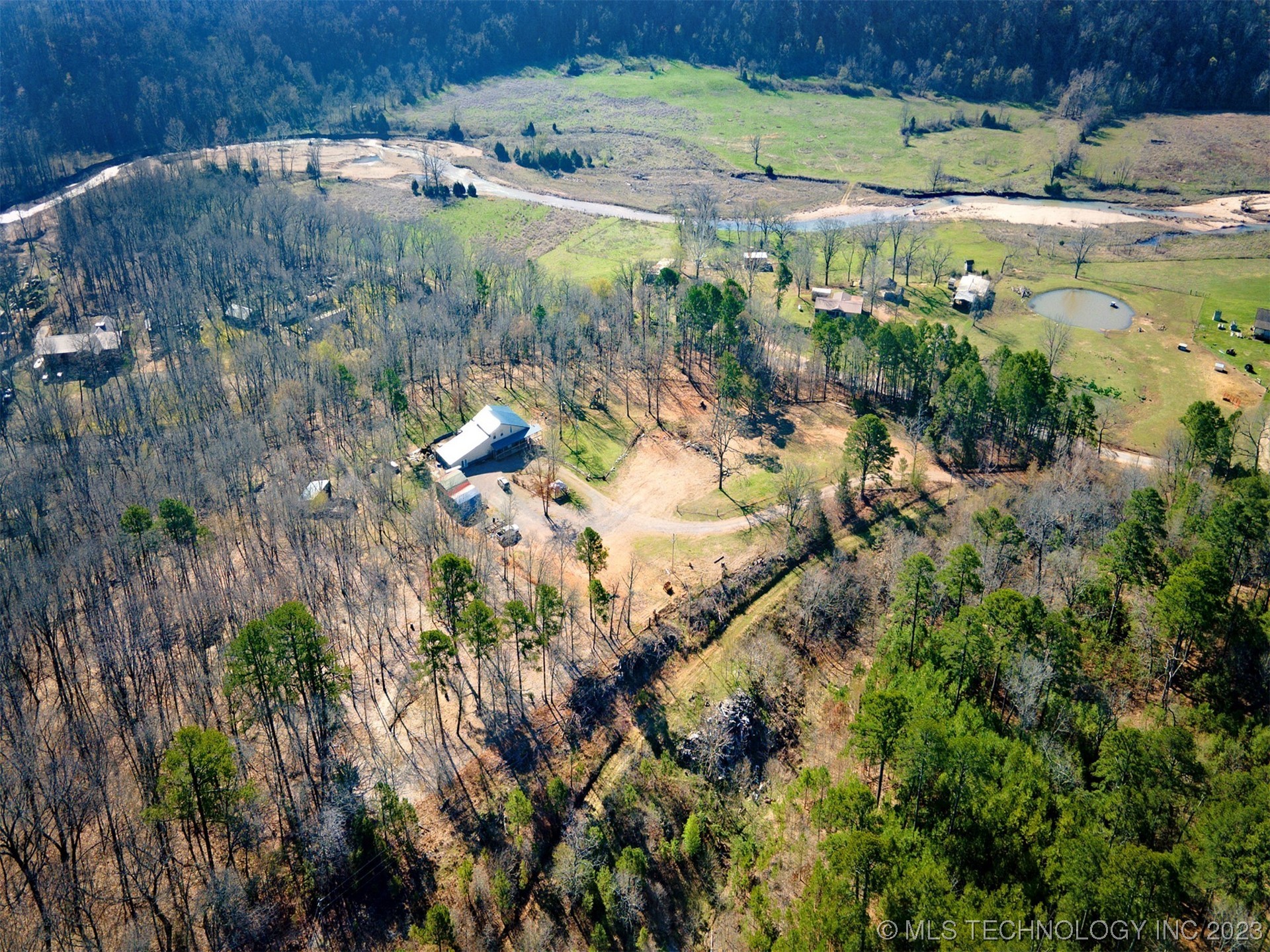 Photo 6 of 50 of 13901 N Pumpkin Hollow Road house