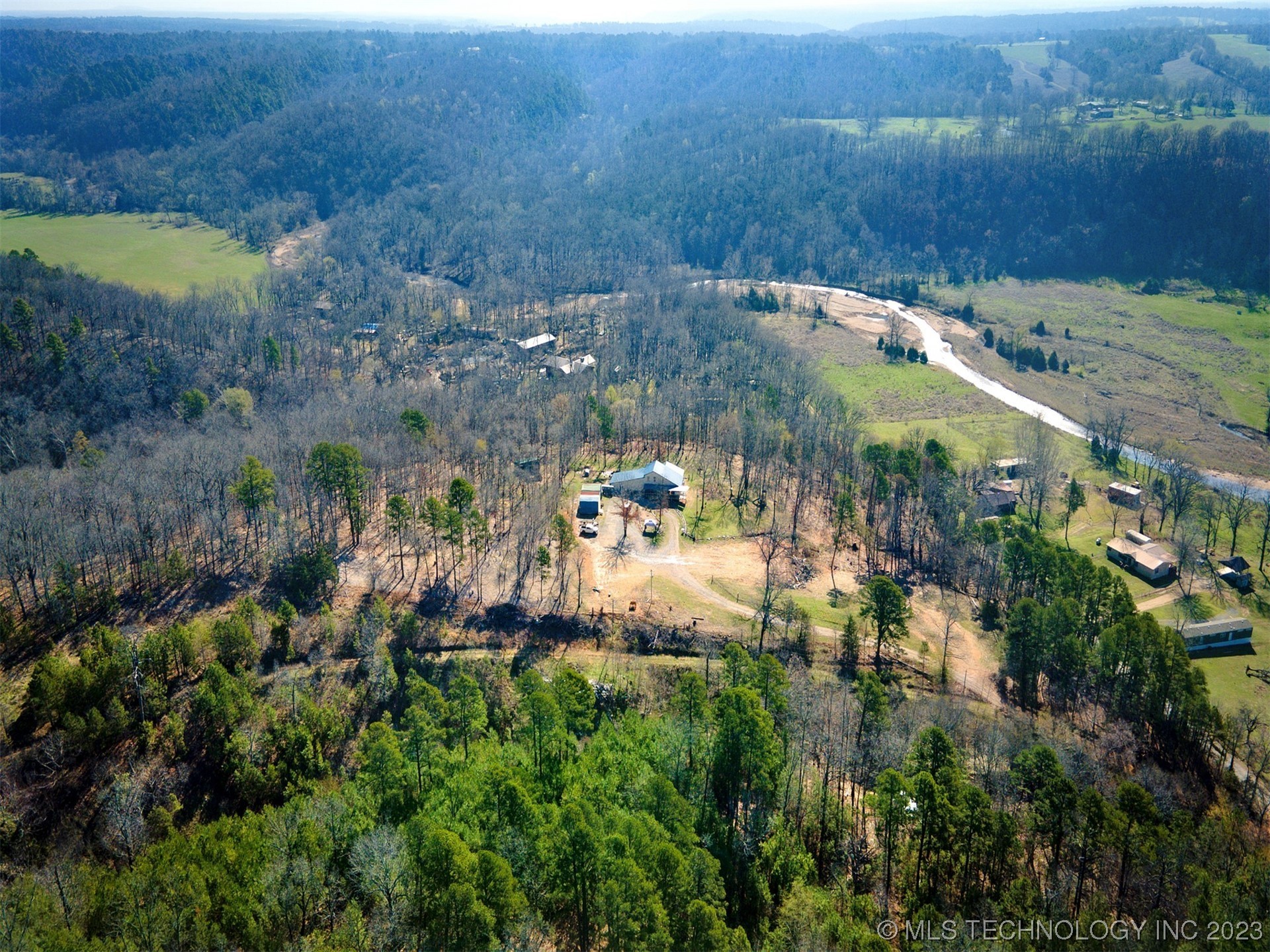 Photo 4 of 50 of 13901 N Pumpkin Hollow Road house