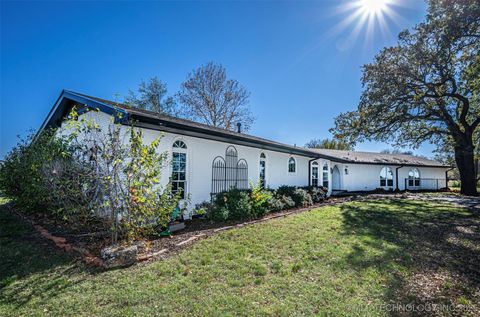 1348 Gene Autry Road Ardmore OK 73401