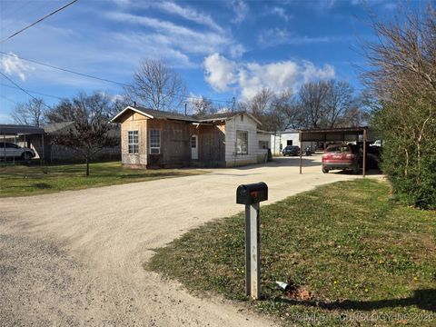 212 S Arkansas Avenue Caddo OK 74729