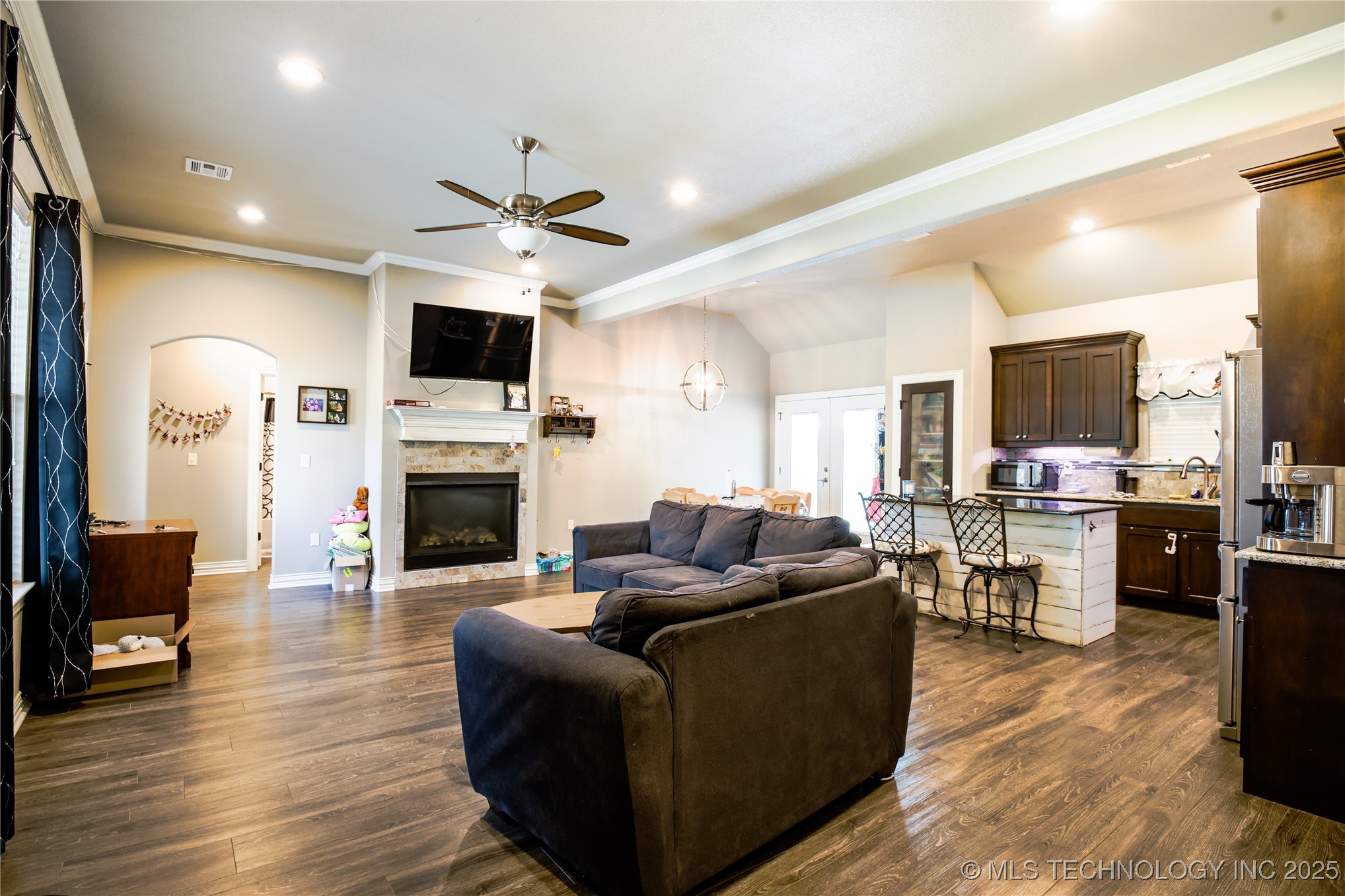 350 Edgewood Circle