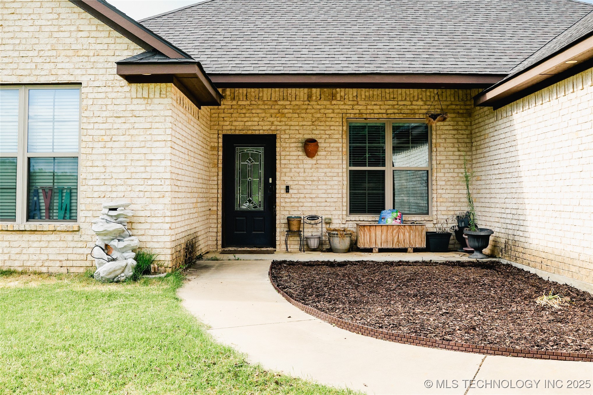 350 Edgewood Circle
