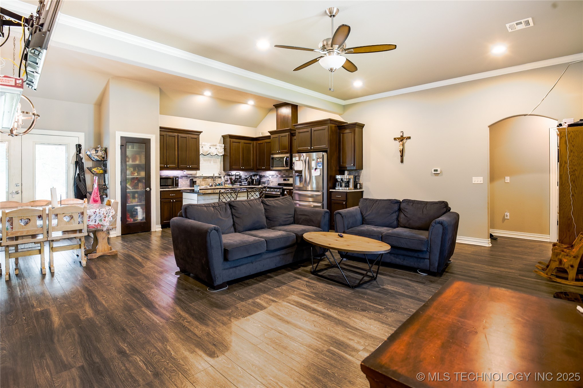 350 Edgewood Circle