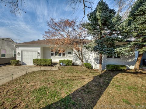 Photo of 1407 E 52nd Street, Tulsa, OK 74105 (MLS # 2605139)