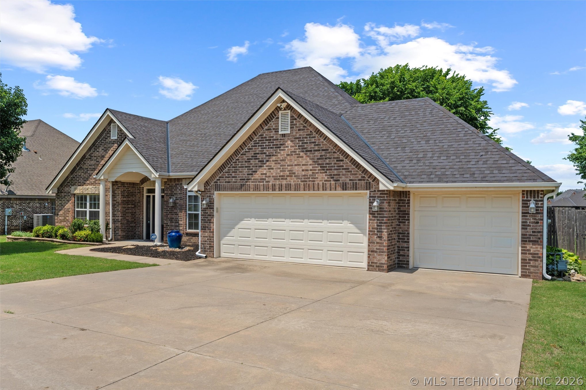 5812 Woodland Road