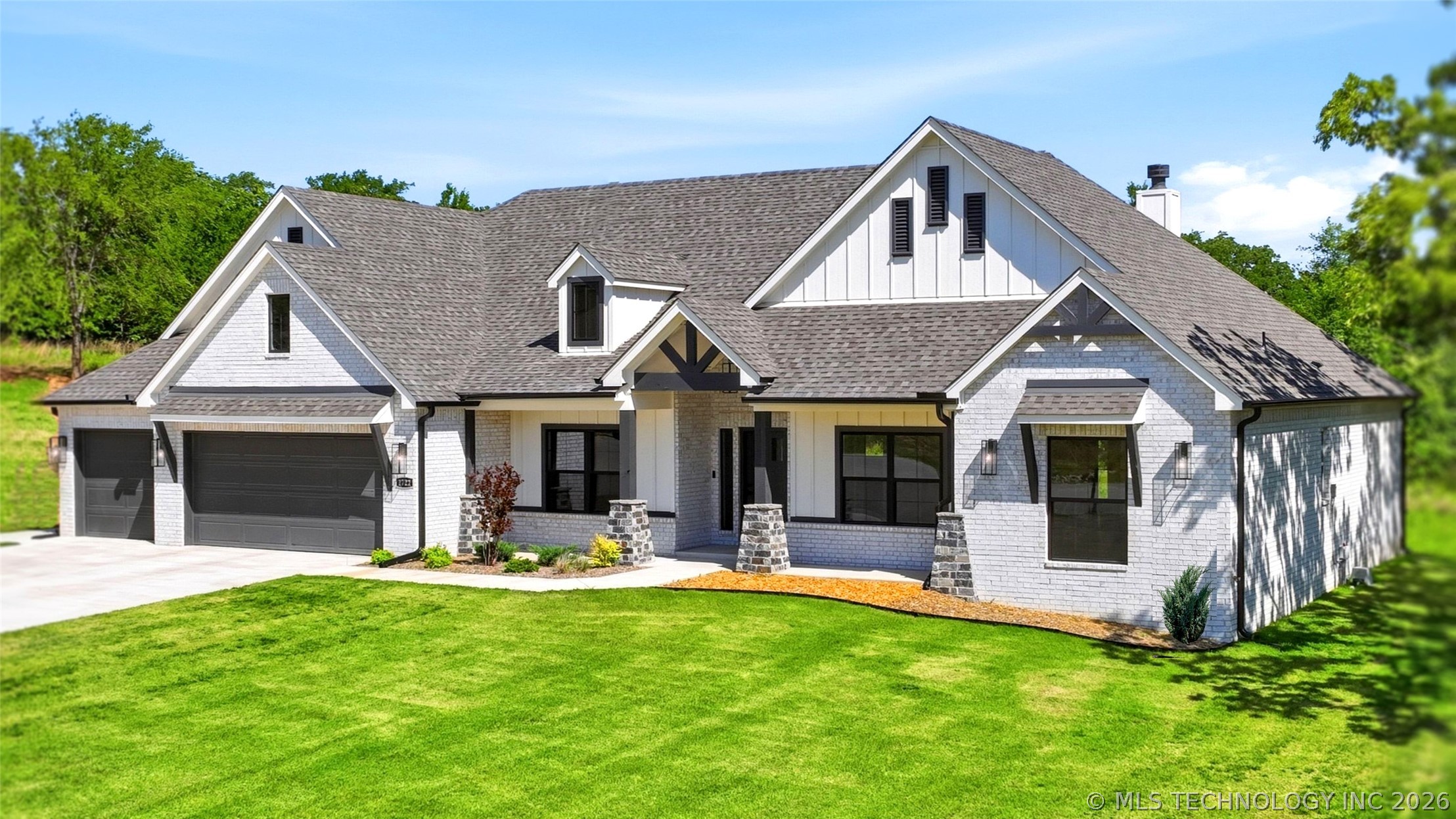 Photo 1 of 54 — 2722 Highlands Place, Sapulpa, OK 74066