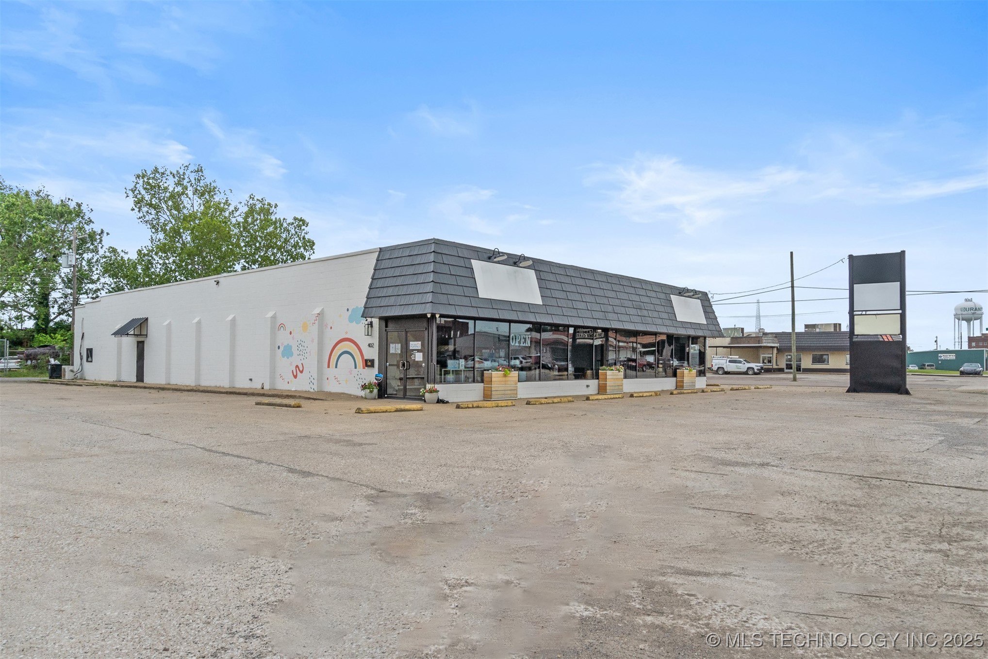 402 N 1st