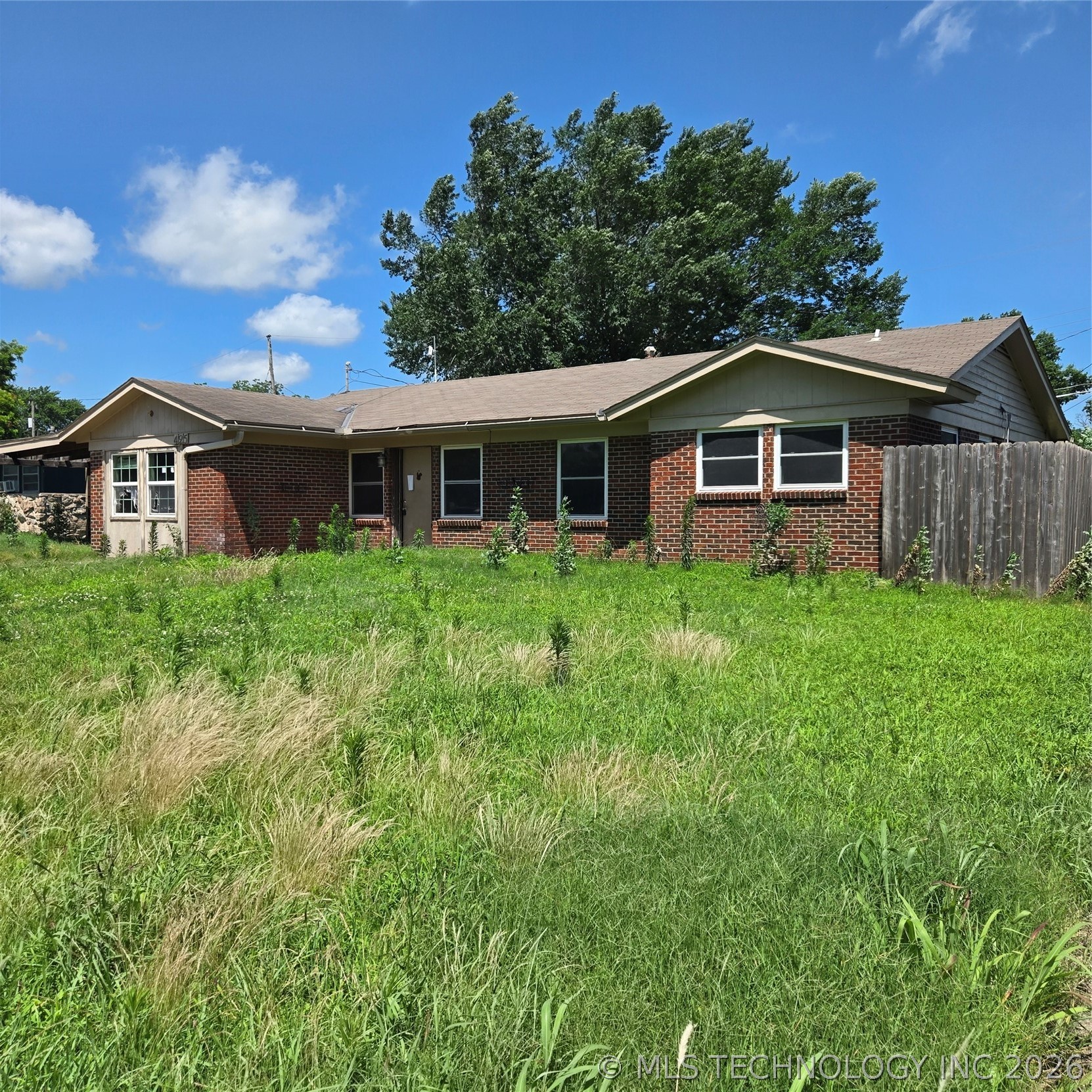 Photo 1 of 39 — 425 NW Oak Park Road, Bartlesville, OK 74003