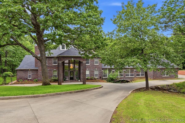 1402 N BIRCH AVE, SAND SPRINGS, OK 74063 - Image c51be2399ecd464b3cb4eb2f7362f6e7/3718322733