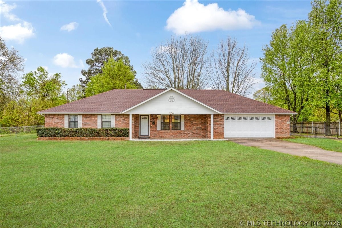 Photo 1 of 29 — 306 SE 4th Street, Antlers, OK 74523