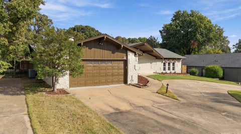 Photo of 2927 E 75th Street, Tulsa, OK 74136 (MLS # 2638497)