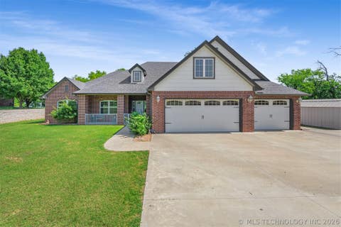 Photo of 7 Foxwood, Adair, OK 74330 (MLS # 2625140)