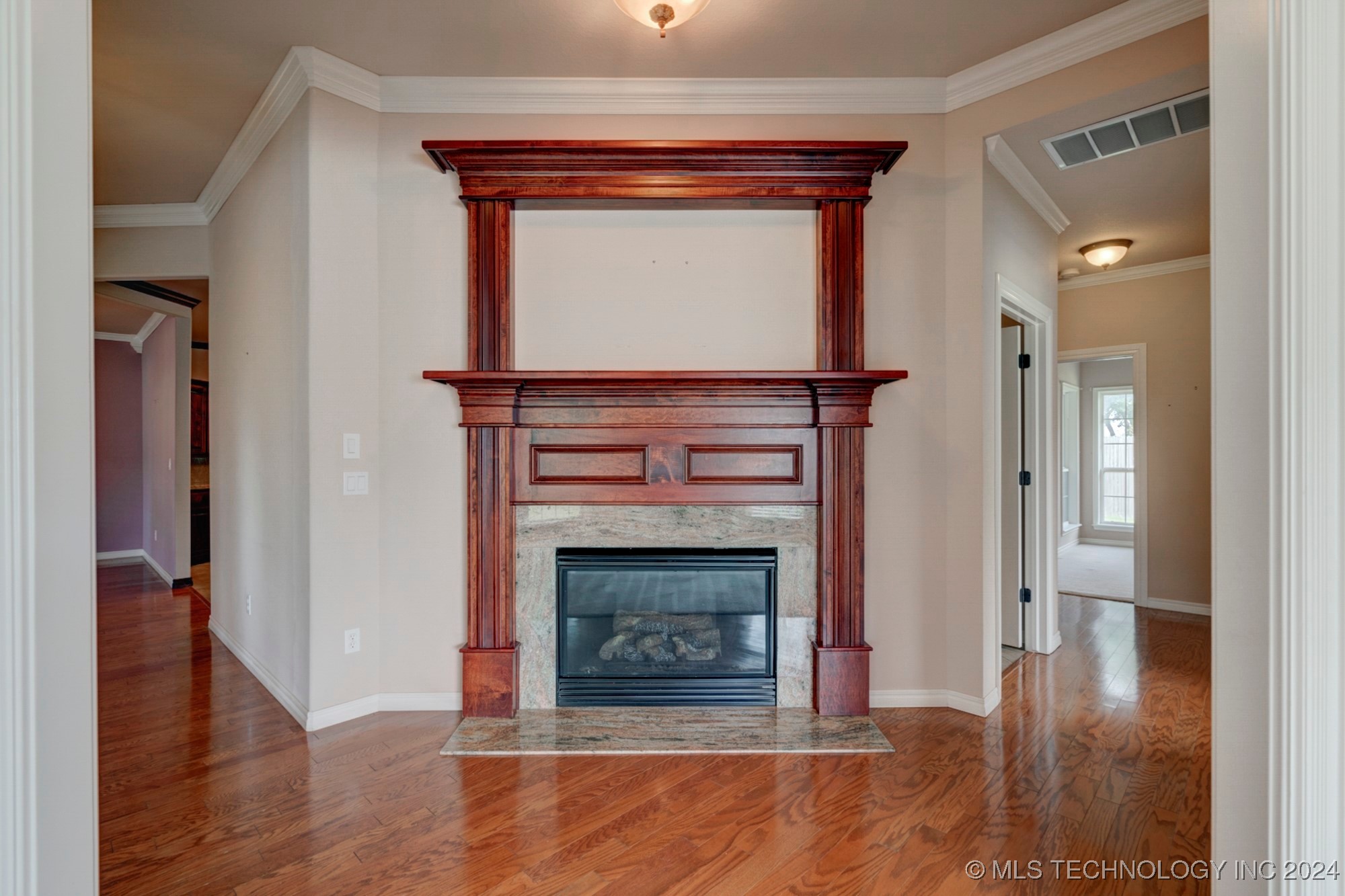 Photo 6 of 64 of 2112 W Union Street house