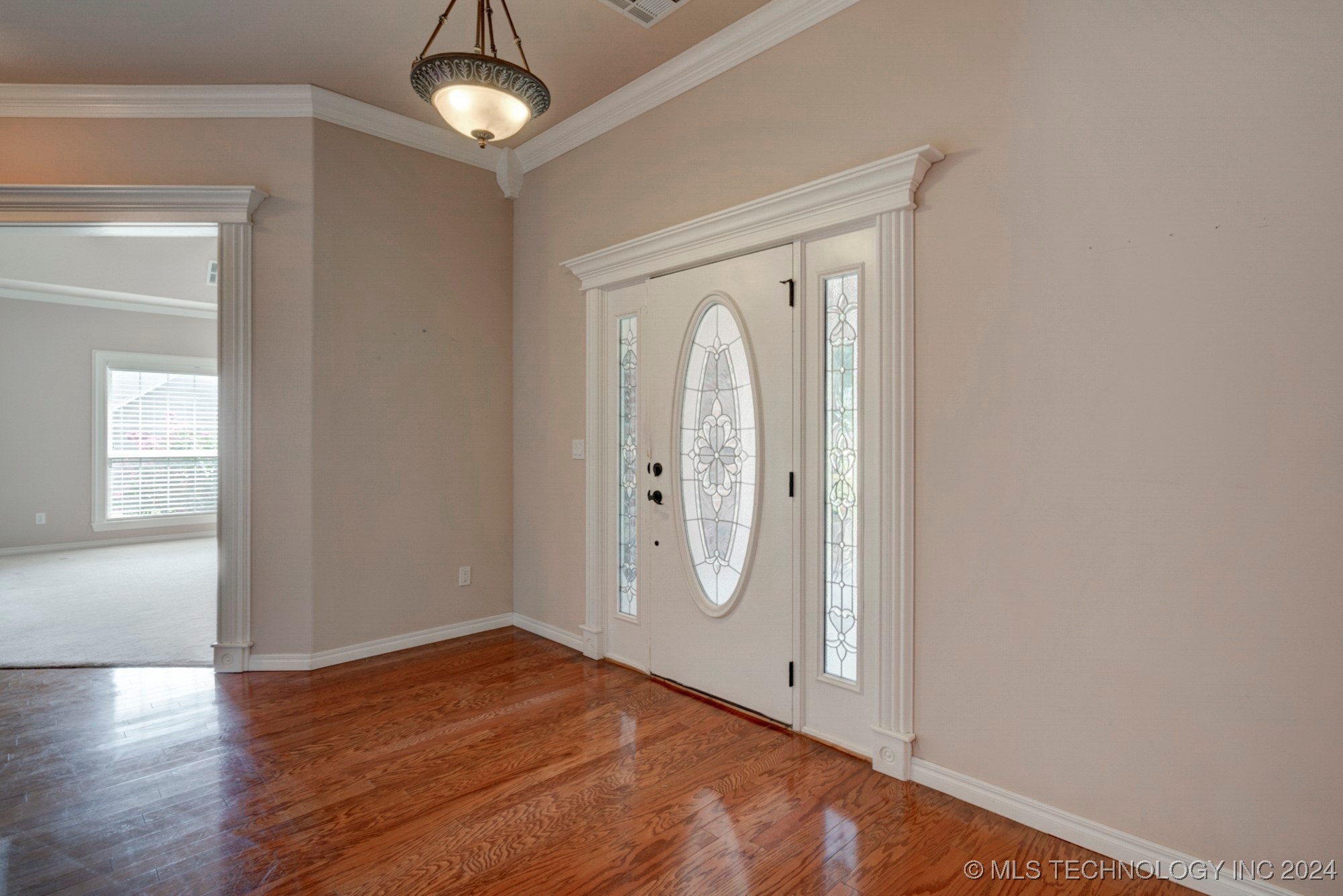 Photo 5 of 64 of 2112 W Union Street house