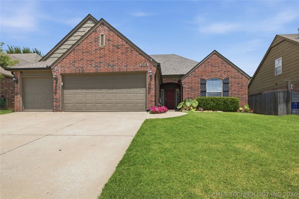 2716 W PENSACOLA ST, BROKEN ARROW, OK 74011 - Image c64f0b89a2dea5b6b4589c2caa4a23f5/2435636451