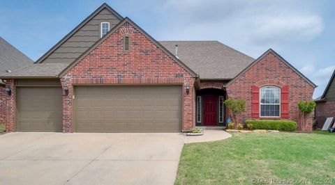 Photo of 2716 W Pensacola Street, Broken Arrow, OK 74011 (MLS # 2625549)