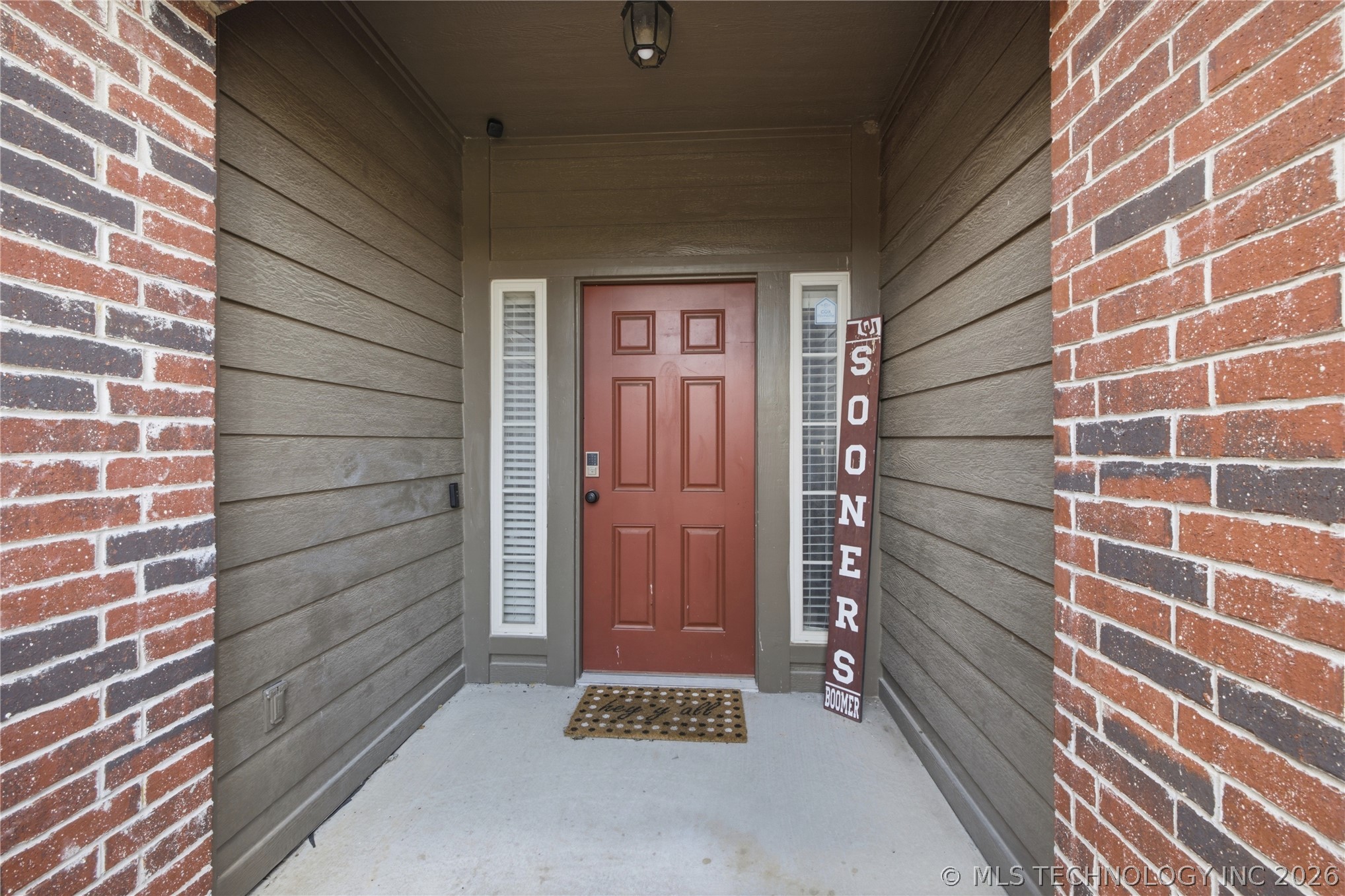 2716 W Pensacola Street - Photo 3