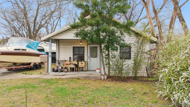 Photo 1 of 8 — 404 N Maple, Pryor, OK 74361