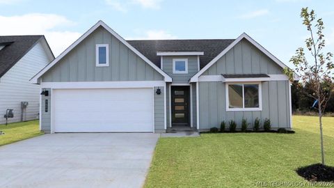 Photo of 3609 E Lincoln Street, Broken Arrow, OK 74014 (MLS # 2616729)