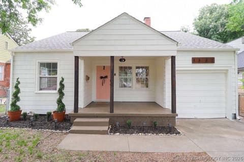 Photo of 1332 S New Haven Avenue, Tulsa, OK 74112 (MLS # 2618432)
