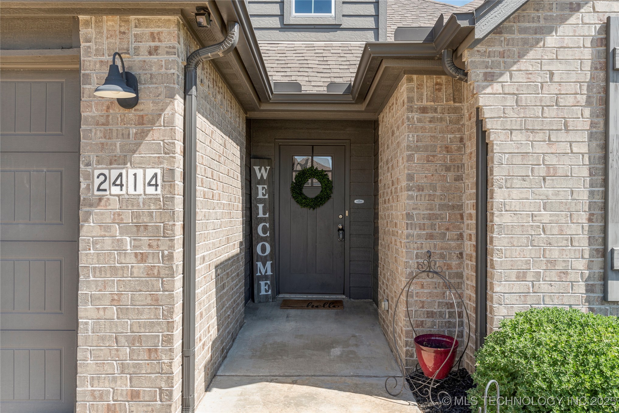 2414 W Kingsport Court