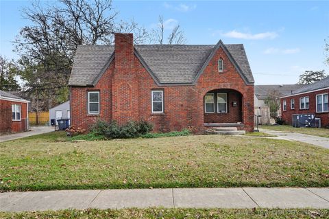 Photo of 2007 S Delaware Place, Tulsa, OK 74104 (MLS # 2548930)