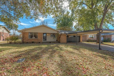 Photo of 11464 E 6th Street, Tulsa, OK 74128 (MLS # 2546707)