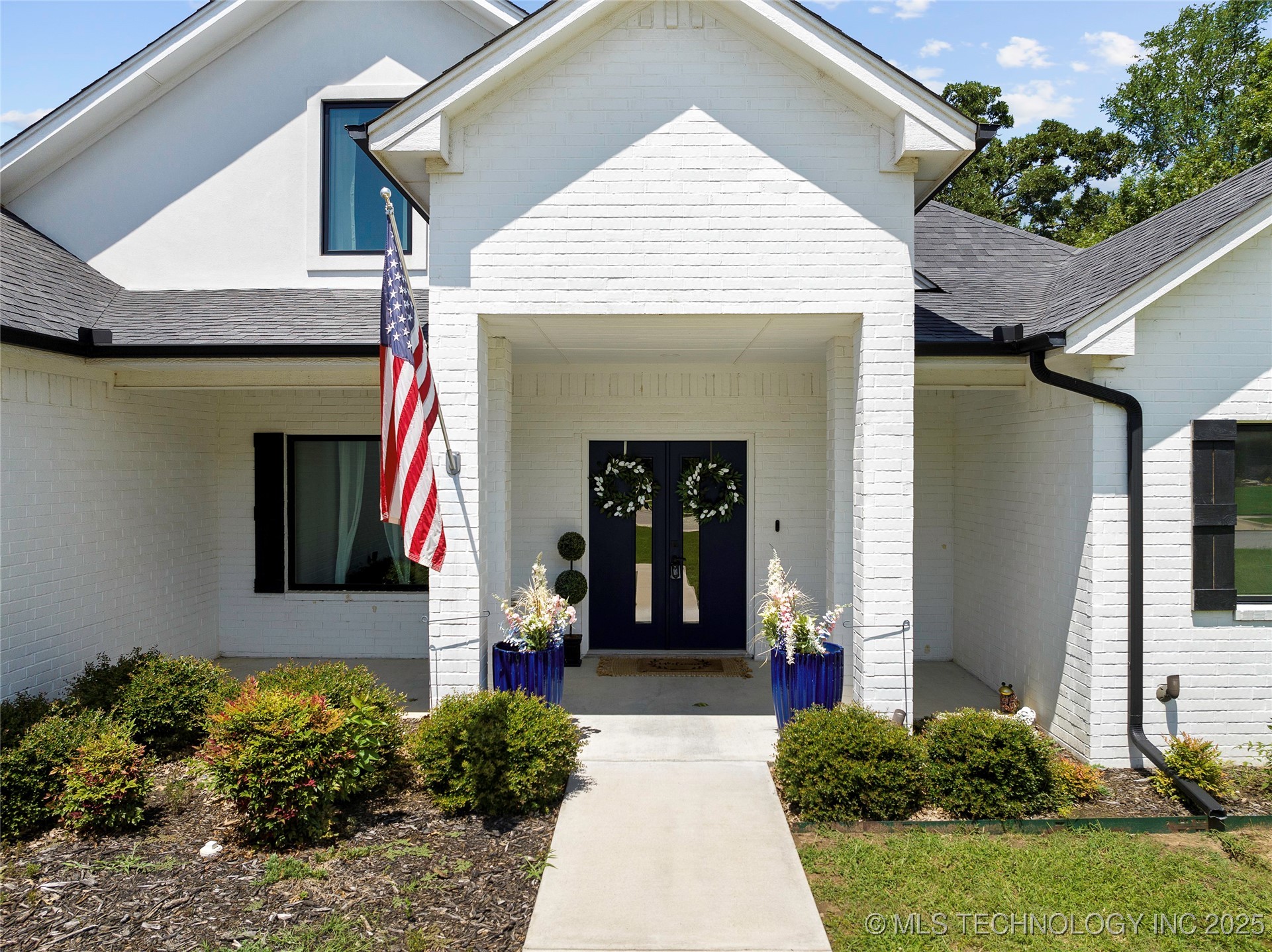1223 Buckingham