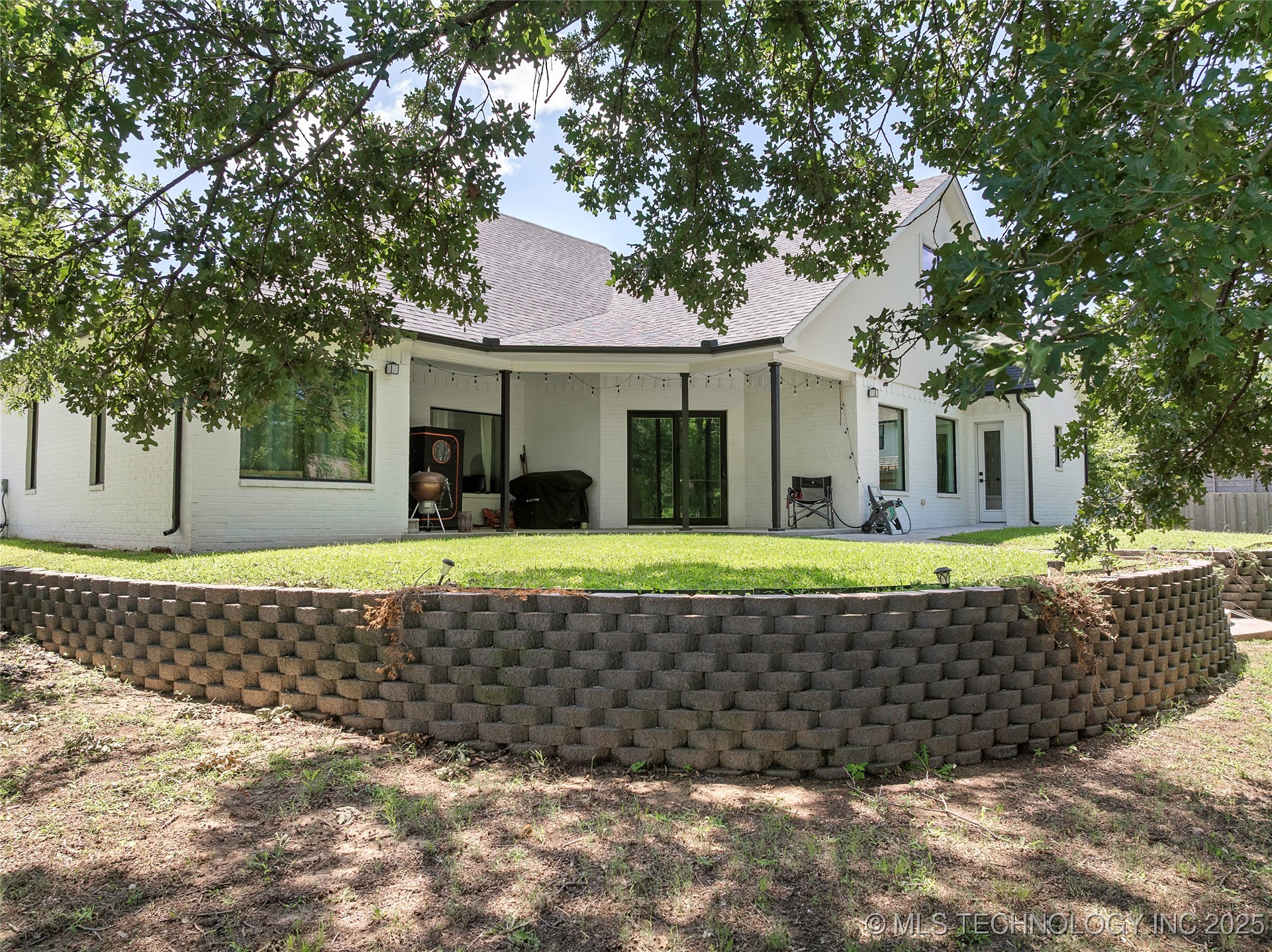 1223 Buckingham