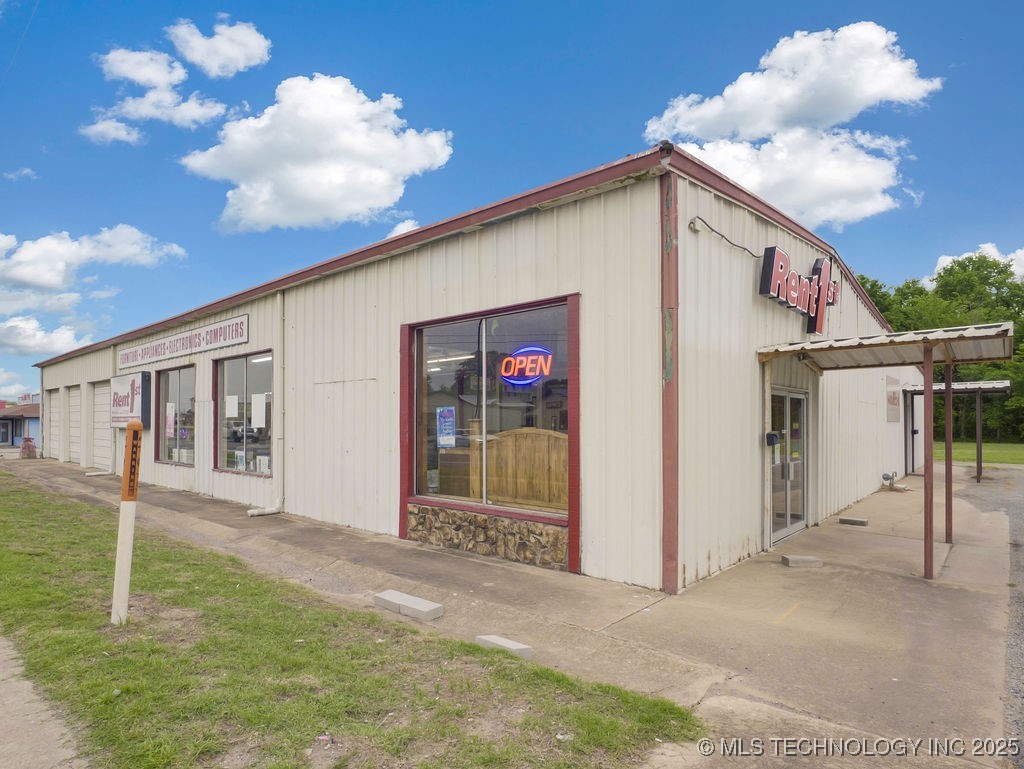 894 S Mississippi