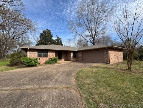 Photo of 508 S McGee, Sallisaw, OK 74955 (MLS # 2610248)