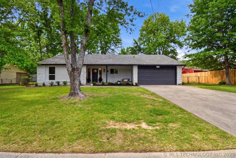 Photo of 505 E Waco Street, Broken Arrow, OK 74011 (MLS # 2616070)