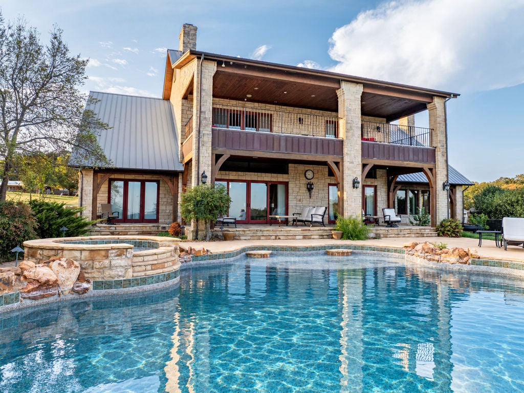 8795 Lake View Drive