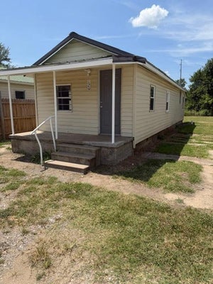 120 W CHOCTAW ST, HOLDENVILLE, OK 74848 - Image c957665e0771fc6ed18d5bc5ab253173/1138317128